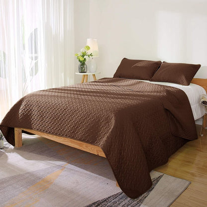 WYNTEX Luxurious 3 Piece Quilt Set Microfiber Geometric Pattern Ultra Soft Bedspread Coverlet with Shams